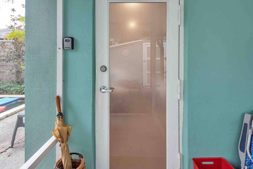 Charming Studio W Pool One Mile To Beach Pets Welcome Lake Worth Beach Kültér fotó
