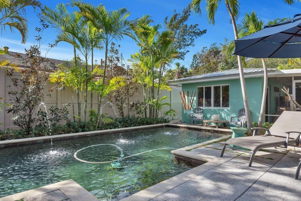 Charming Studio W Pool One Mile To Beach Pets Welcome Lake Worth Beach Kültér fotó