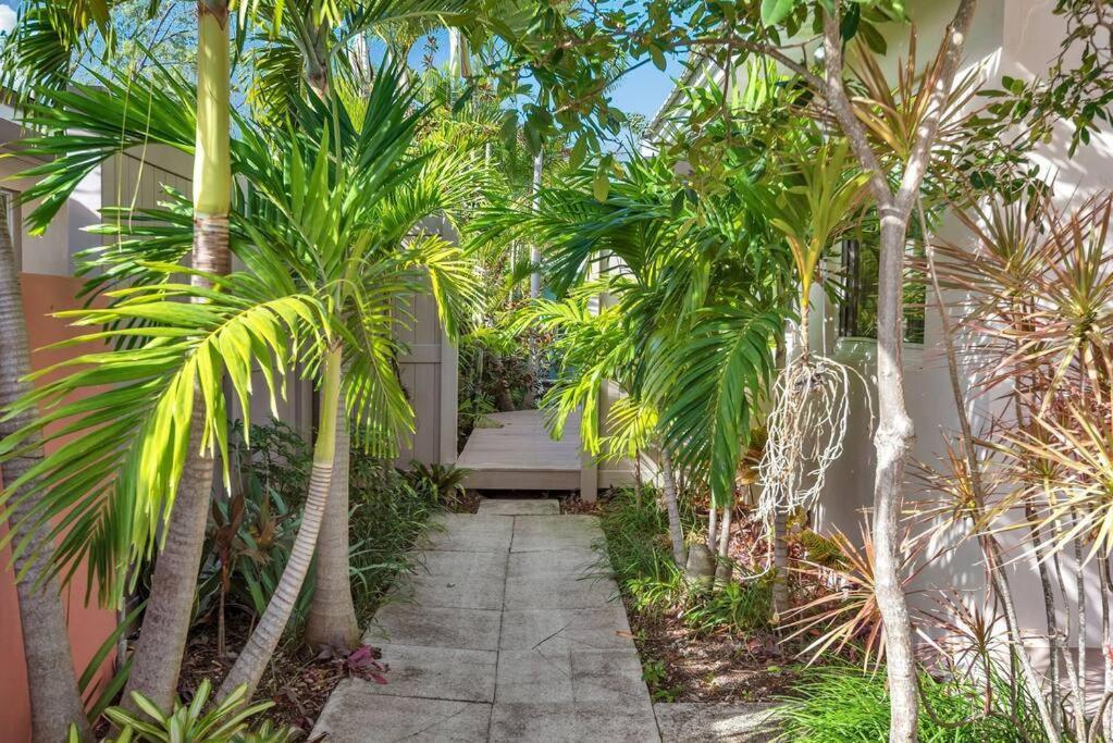 Charming Studio W Pool One Mile To Beach Pets Welcome Lake Worth Beach Kültér fotó